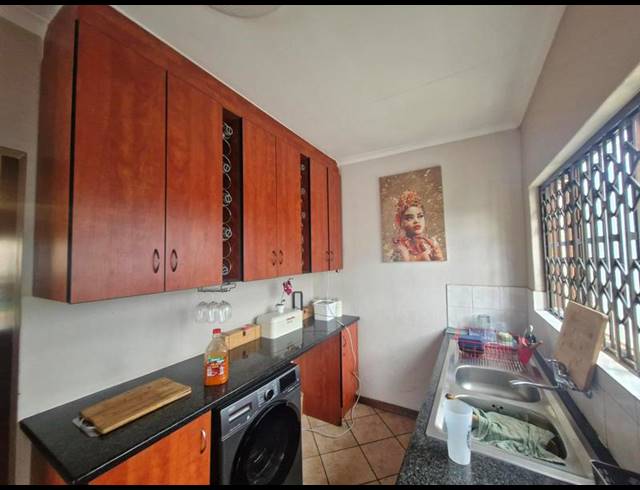 3 BEDROOM HOUSE FOR SALE IN COUNTRY VIEW